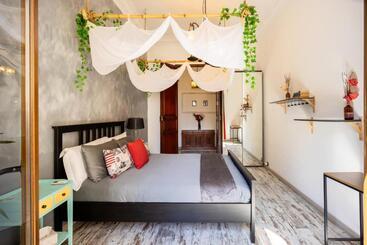 Пансион Portrait Boutique Guesthouse