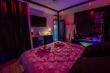 Aparthotel Appart Hotel Glam88 Suites Avec Spa Et Sauna Privatif