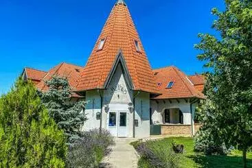 Bed and Breakfast Mathias Ház