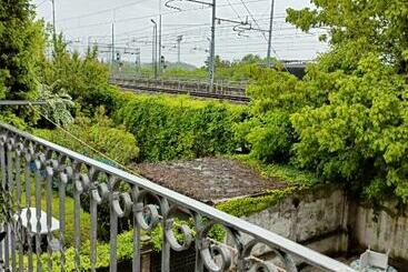 تختخواب و صبحانه Chez Martha