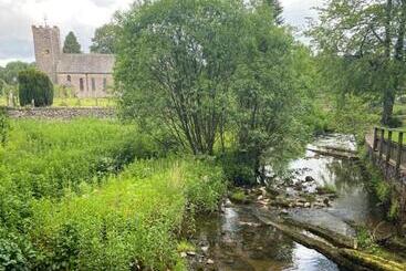 Hotel Kings Head   Riverside, Ravenstonedale