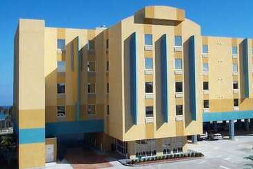 فندق Cocoa Beach Suites