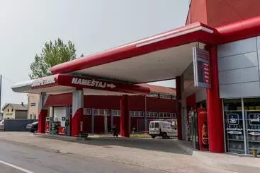 ユースホステル Prenoćište Hrast