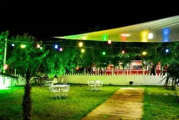 Hotelli Green Hills Suites