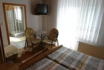 Pensiune Rooms Apartment Renata