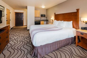 Best Western Plus Riverfront Hotel And Suites