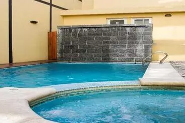 هتل Recoleta Uriburu By Ayres