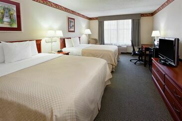 Otel Christiana Inn and Suites
