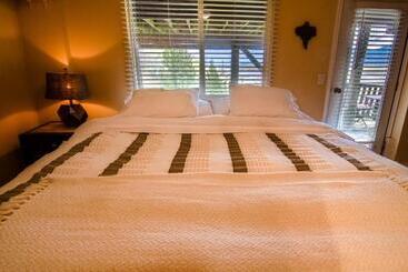 The Fraser River's Edge B&b Lodge