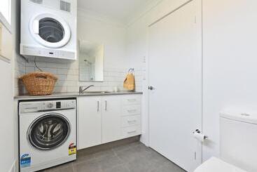 ホテル Kinloch Cottage Renovated To New On Daisy Hill Vineyard