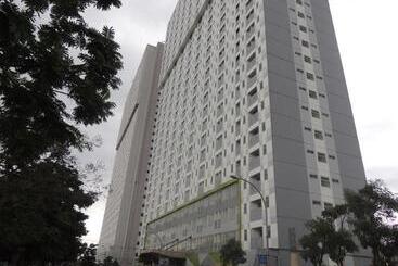 호텔 Reva Room On Gunung Putri Square Apartment