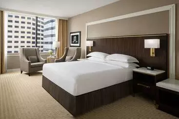 Hilton Indianapolis Hotel & Suites
