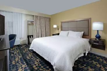 Отель Hampton Inn Roxboro