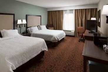 בית מלון כפרי Hampton Inn By Hilton Troy