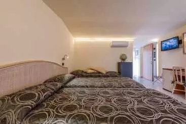 Отель Montebello