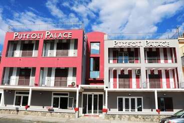 فندق Puteoli Palace