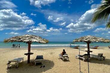 Anandas Beach Resort