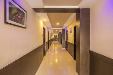 Hotelli Capital O 11186 The Lark