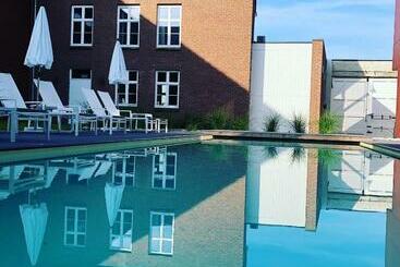 هتل Hof Van Stayen