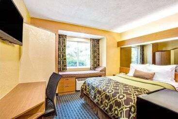 Microtel Inn & Suites Newport News