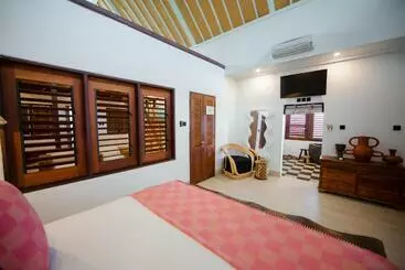 Hotel Bombora Medewi