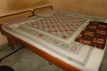 Hotel Deluxe Stay Near Isbt