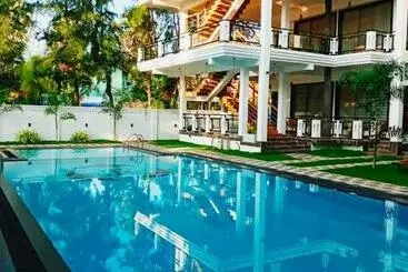 Hotel J7 Villaj Resort