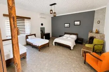 Pensió Castle Karpasia Guest House