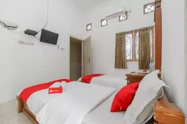 Pensjonat Reddoorz Syariah Near Watervang Lubuk Linggau 2