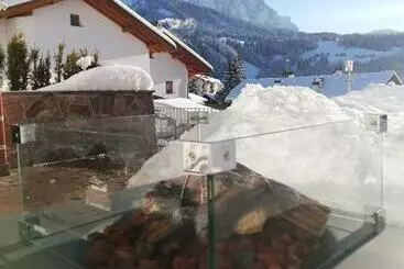 تختخواب و صبحانه Garni Hotel Belalp