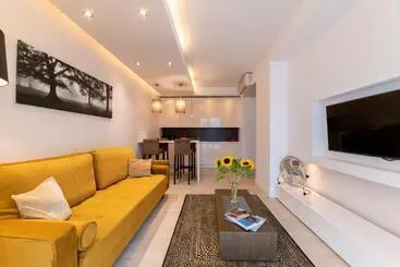 Platinum Towers E Apartments