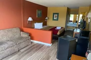 בית מלון כפרי Orangeburg Inn & Suites