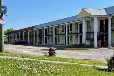 Отель Orangeburg Inn & Suites