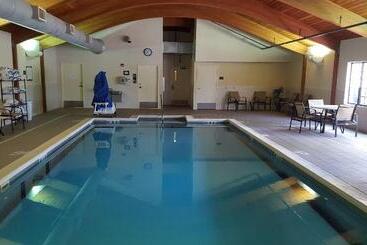 ホテル Staybridge Suites South Springfield By Ihg