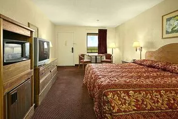 酒店 Super 8 By Wyndham Rayville