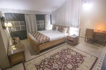 ホテル Vraksh Resort