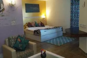 Hotel Eriline Resorts