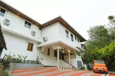 Hotel Laa Cienekka's Valley By Oyo