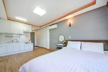 Ganghwa Punggyung Gryujineon Zip Pension