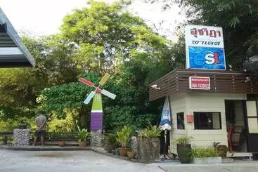 Hotelli Suchada Palace