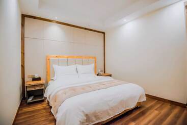 Loving Clouds Family Inn