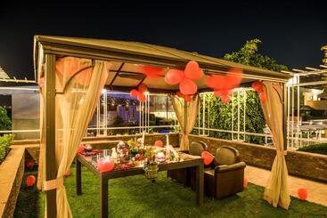 فندق The Red Maple Mashal