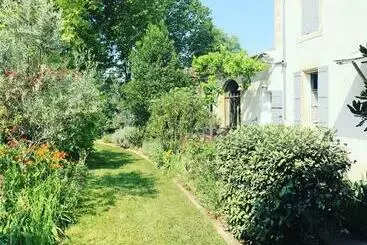 Bed and Breakfast La Bastide Des Songes Demeure D Hôtes