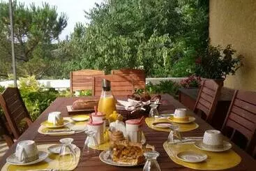 Aamiaismajoitus (B&B) La Maison Jaune