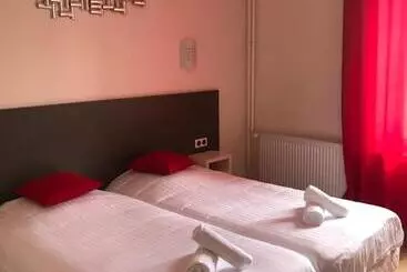 Hotel Logis Le Provençal