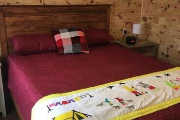 Motel Raleigh Rooms & Taylor S Crafts