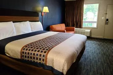 ホテル Travelodge By Wyndham Williamsburg Colonial Area