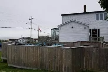 Edge Of The Avalon Inn