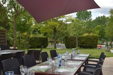 Hotel Camping Le Petit Lion   Gites