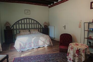 פנסיון Le Moulin De La Follaine